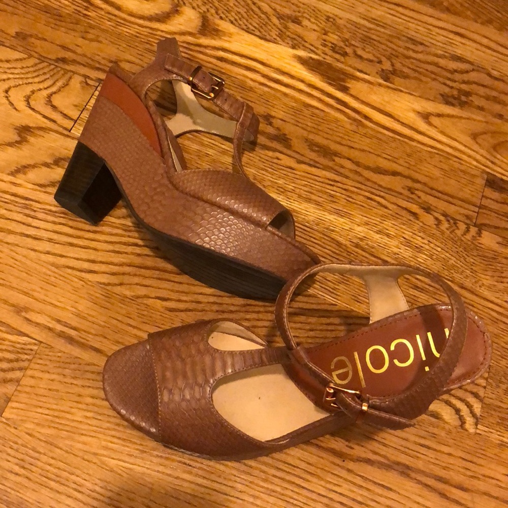 Nicole - US size 7.5 heels - NEVER WORN